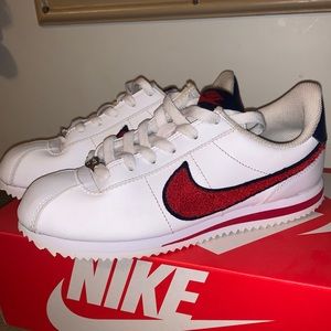 White Gym Nike V-Love O.X.